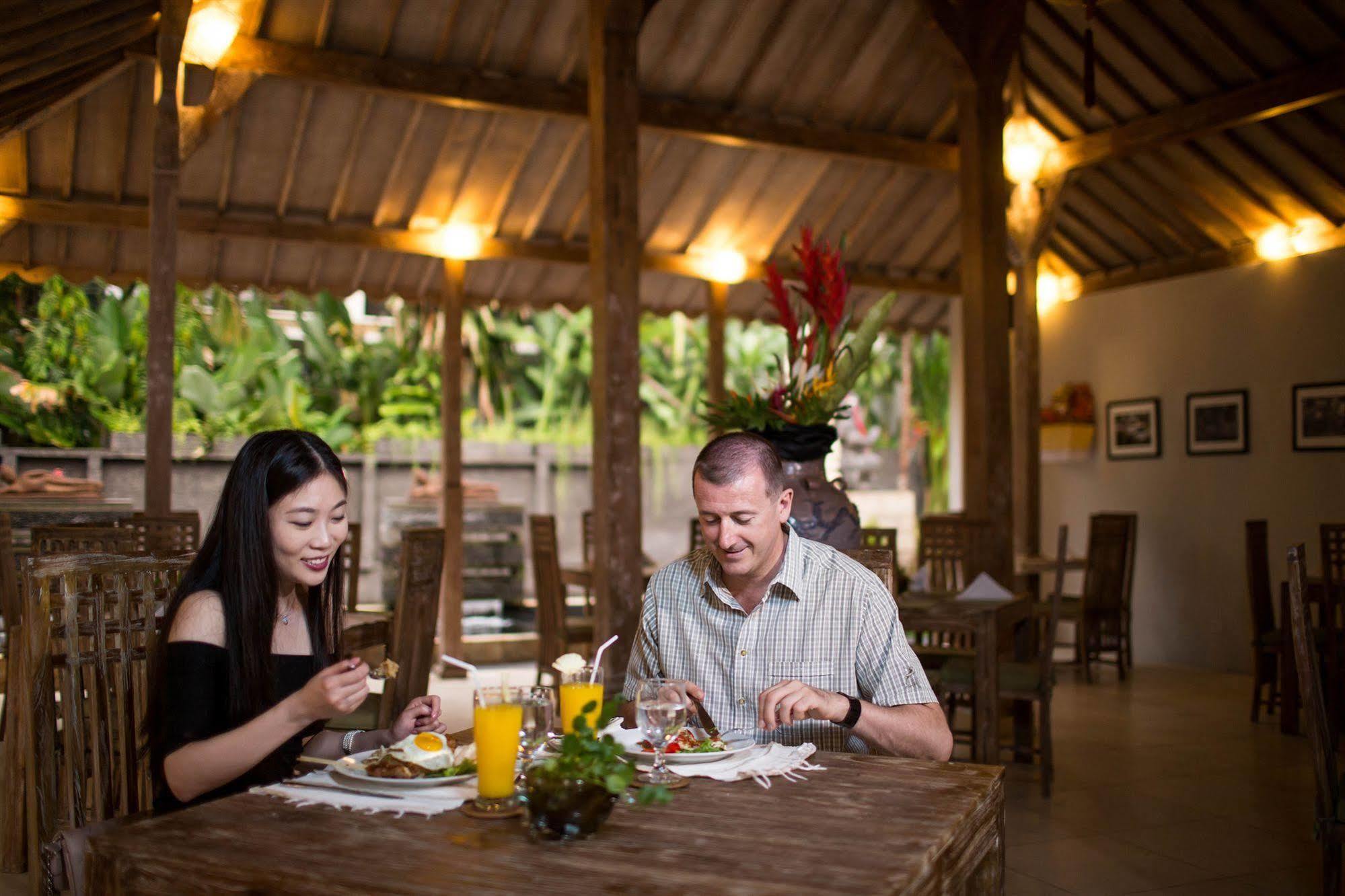 Hotel The Grand Sunti à Ubud Extérieur photo