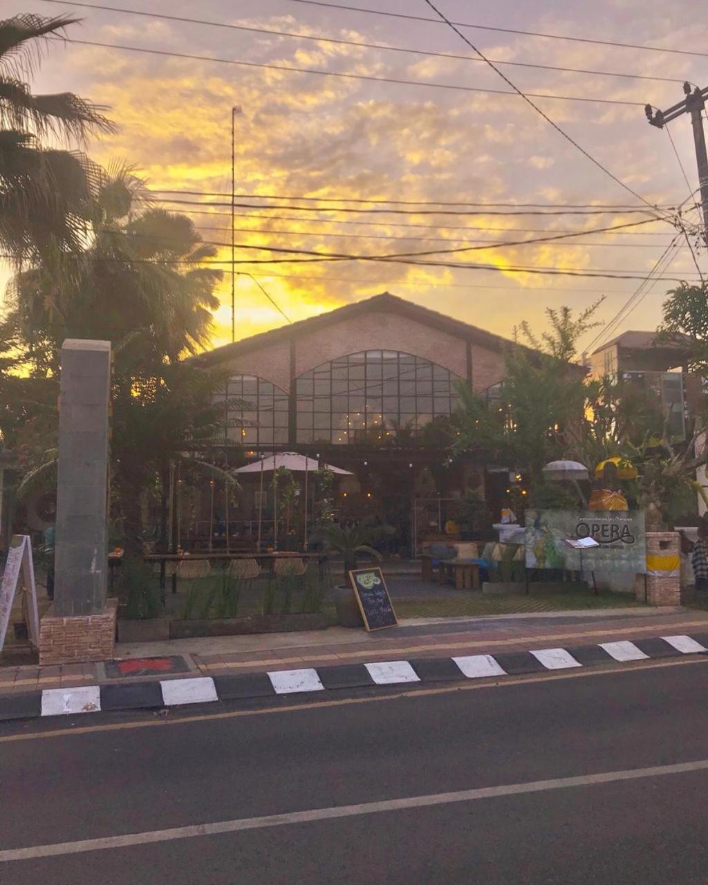 Hotel The Grand Sunti à Ubud Extérieur photo